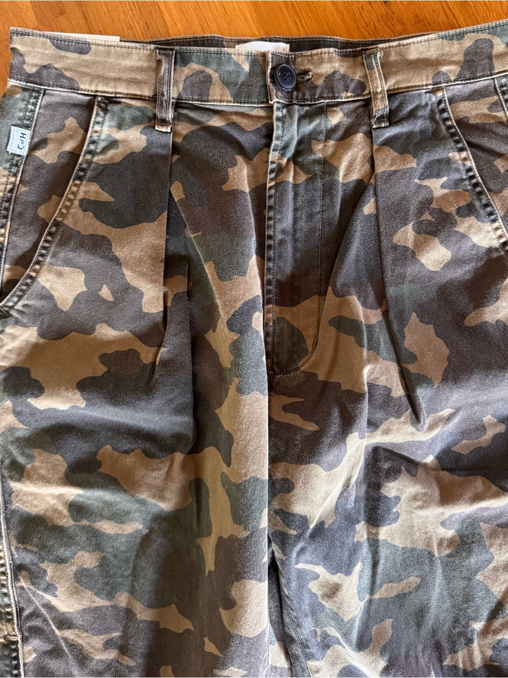 CITIZENS OF HUMANITY FLIGHT PANT IN CAMO SIZE 27 - Picture 2 of 6